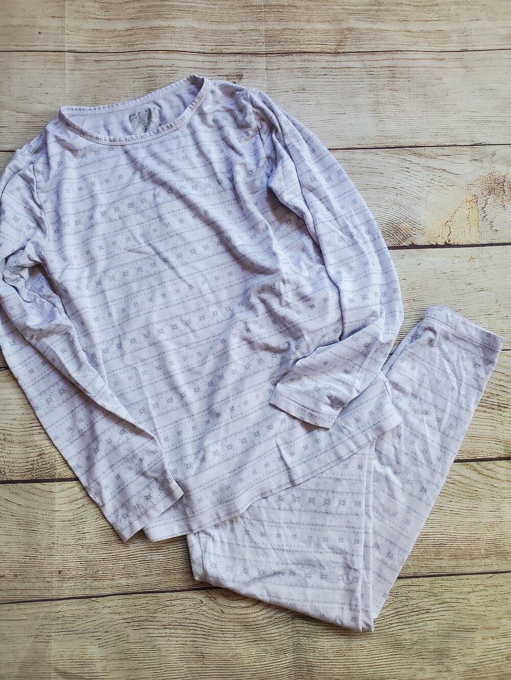 5/$20🌟32 Degrees Light Purple and White Girls Long Sleeve Pajama Set